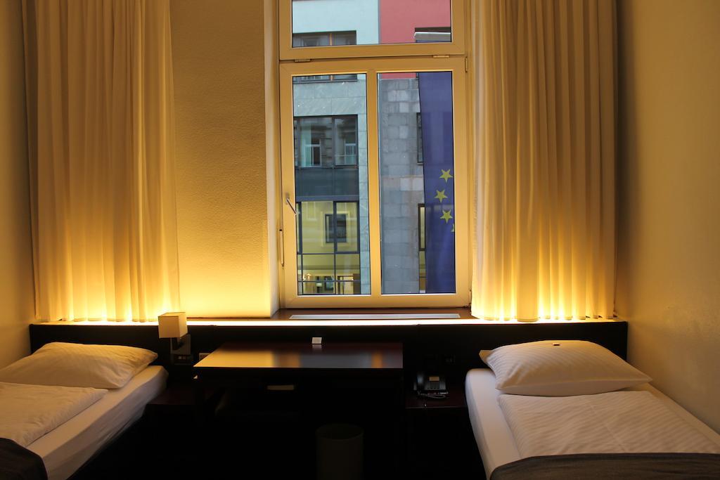 คอนคอร์ด Hotel Frankfurt am Main ภายนอก รูปภาพ