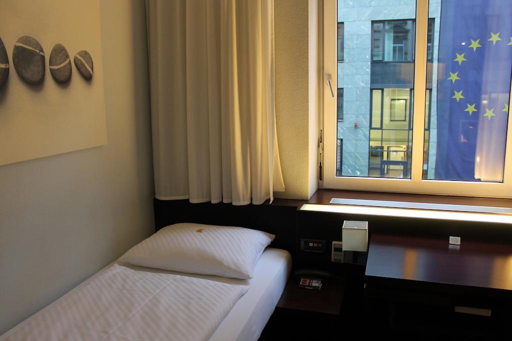 คอนคอร์ด Hotel Frankfurt am Main ภายนอก รูปภาพ